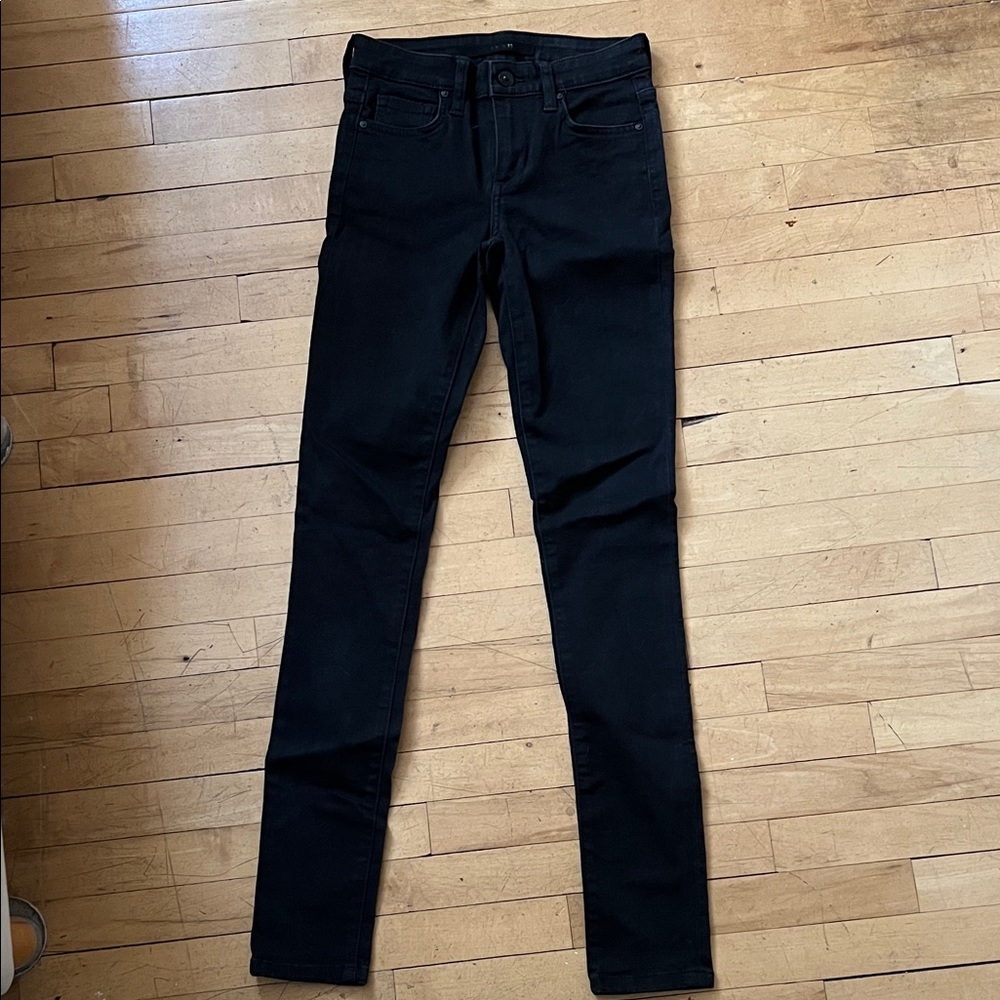 Joe’s Black Skinny Jeans size 23

Waist- 12.5”
Rise- 10”
Inseam- 29.5”